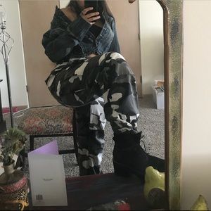 Trendy Baggy camo pants